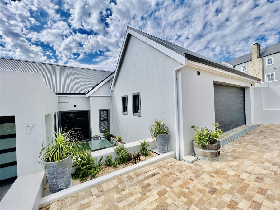 4 Bedroom Property for Sale in Mount Royal Golf Estate Western Cape